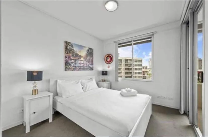 Beautiful 2 Bedroom Unit Great Location Brisbane Apartment