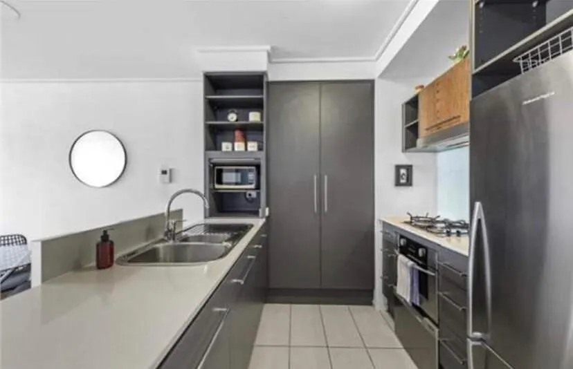 Beautiful 2 Bedroom Unit Great Location contacts